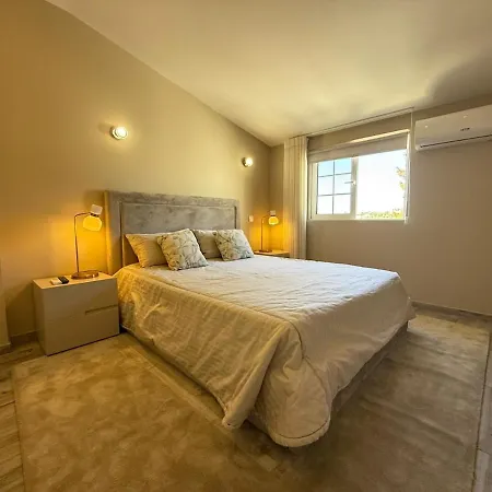 23 - Ponta Grande Албуфейра